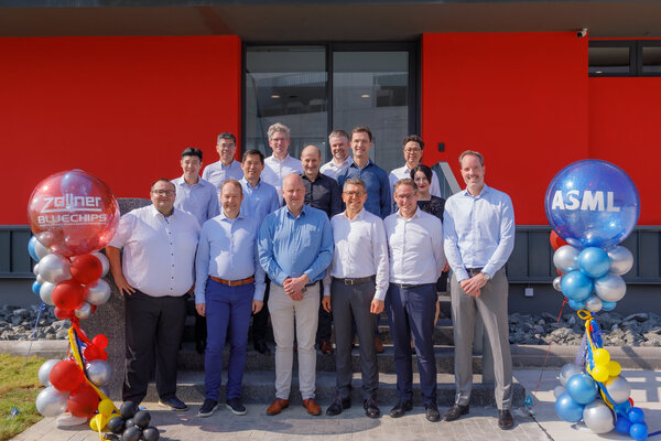 Gruppenfoto mit ASML und Zollner Bluechips 
