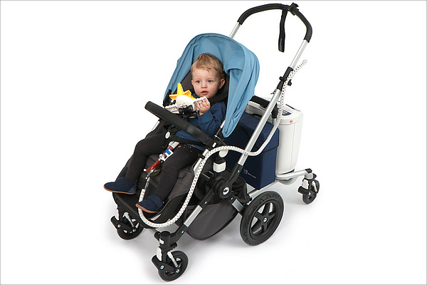 Gesundheitsfördernder Buggy indem ein Kleinkind sitzt 